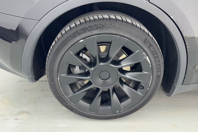 Used Tesla Model Y 2021 Standard Range Rear-Wheel Drive Version Exterior 3