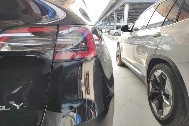 Used Tesla Model Y 2021 Standard Range Rear-Wheel Drive Version Exterior 3