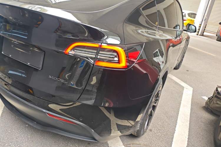 Used Tesla Model Y 2021 Standard Range Rear-Wheel Drive Version Exterior 3