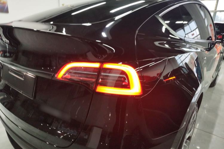 Used Tesla Model Y 2021 Standard Range Rear-Wheel Drive Version Exterior 3