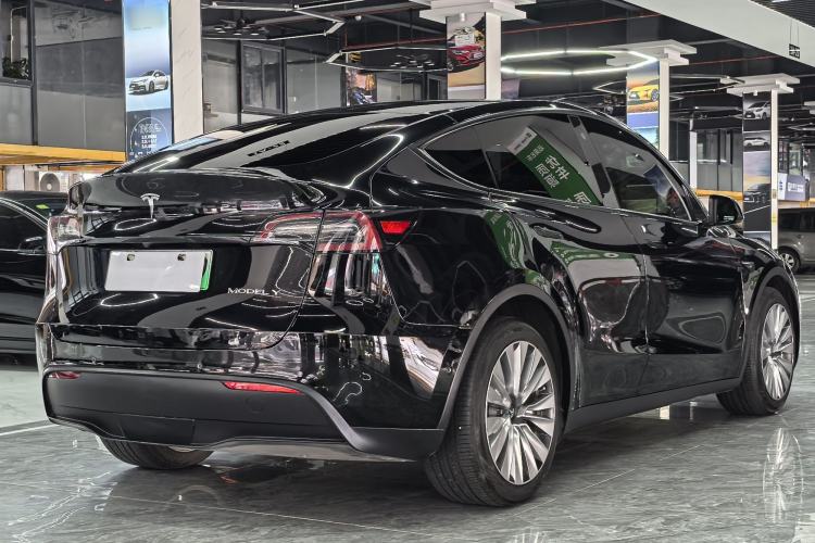 Used Tesla Model Y 2021 Long-Range All-Wheel-Drive Version 3D7 Exterior 3