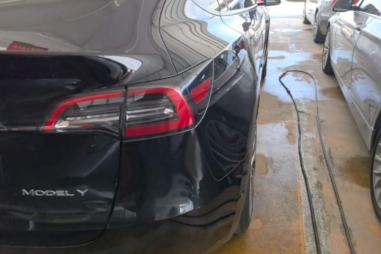 Used Tesla Model Y 2021 Standard Range Rear-Wheel Drive Version Exterior 3