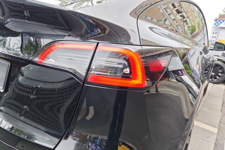 Used Tesla Model Y 2021 Standard Range Rear-Wheel Drive Version Exterior 3