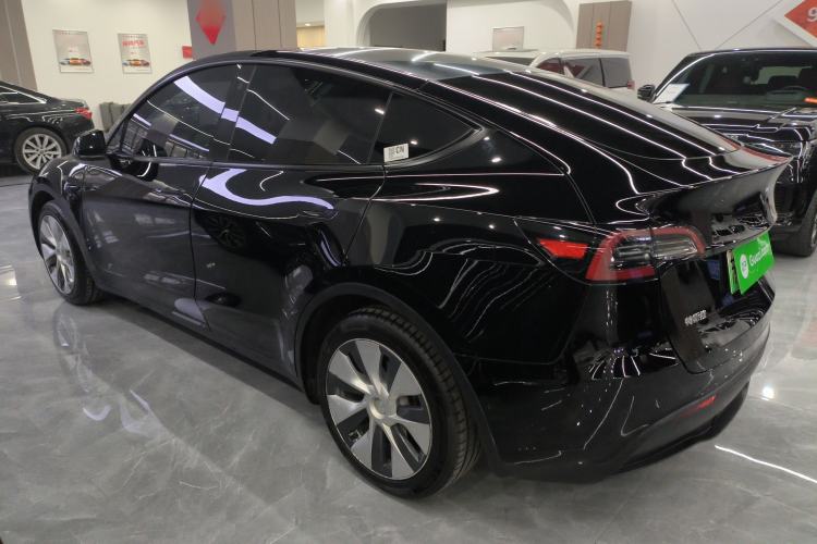 Used Tesla Model Y 2021 Standard Range Rear-Wheel Drive Version Exterior 3