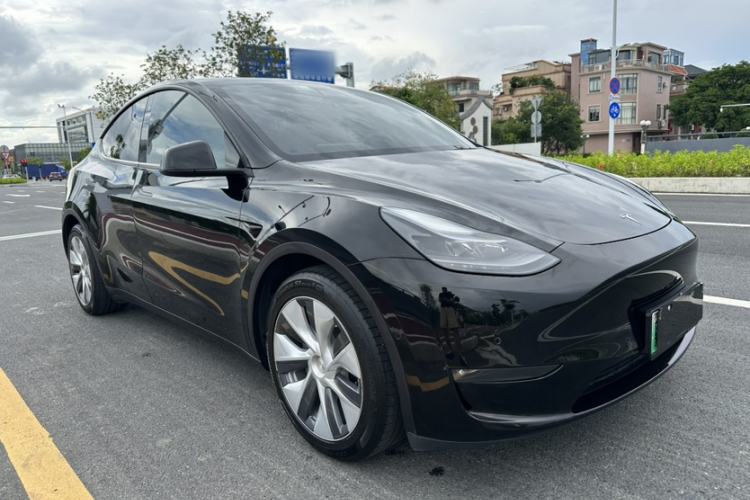 Used Tesla Model Y 2021 Standard Range Rear-Wheel Drive Version Exterior 3