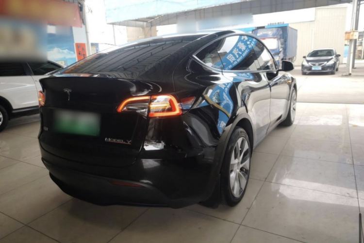 Used Tesla Model Y 2021 Standard Range Rear-Wheel Drive Version Exterior 3
