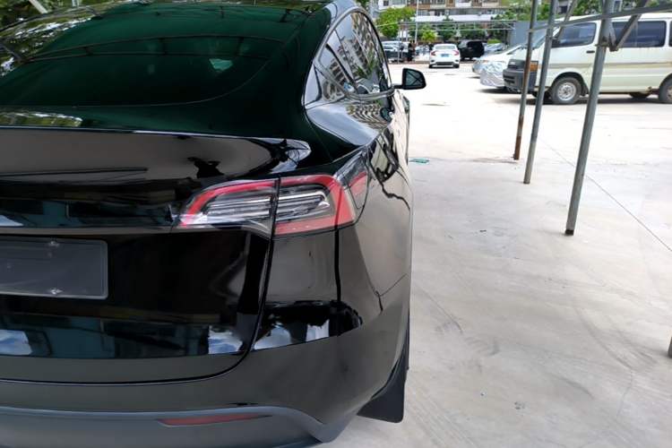 Used Tesla Model Y 2021 Revised Version 2 Long-Range All-Wheel-Drive Edition Exterior 3