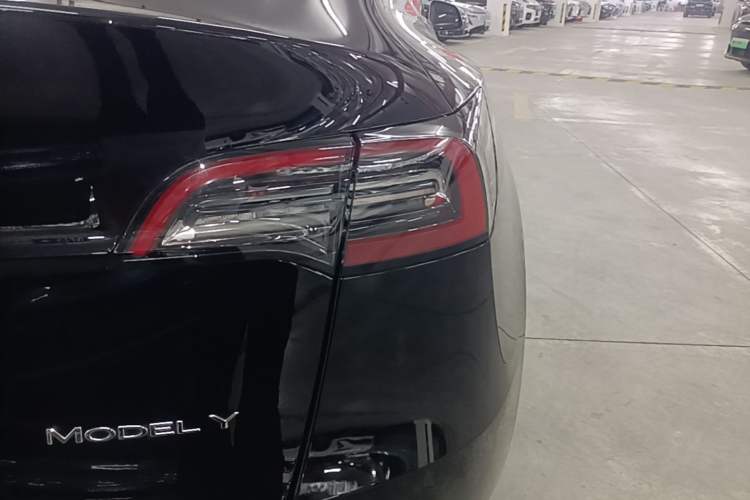 Used Tesla Model Y 2021 Standard Range Rear-Wheel Drive Version Exterior 3