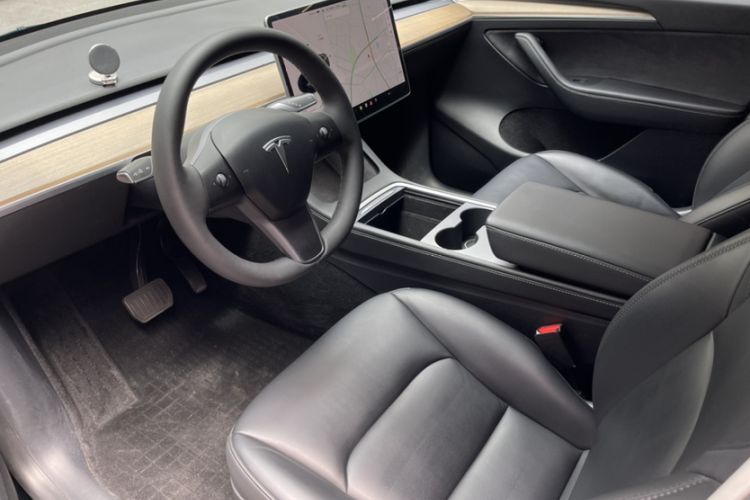 Used Tesla Model Y 2021 Standard Range Rear-Wheel Drive Version Exterior 3