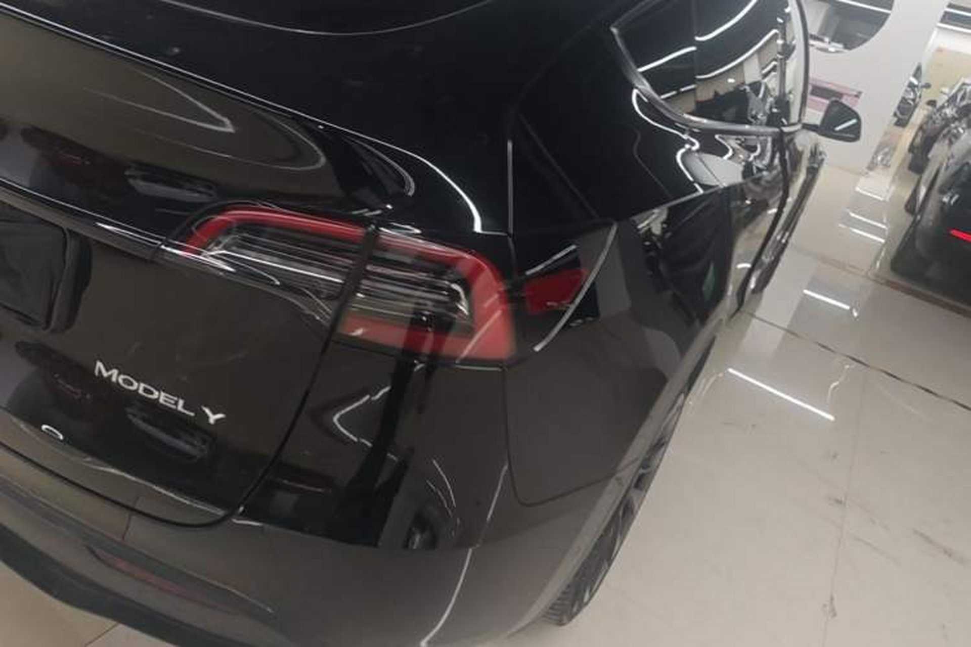 Used Tesla Model Y 2021 Standard Range Rear-Wheel Drive Version Exterior 3