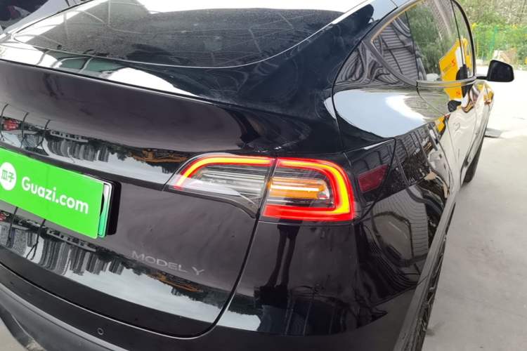 Used Tesla Model Y 2021 Standard Range Rear-Wheel Drive Version Exterior 3