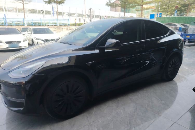Used Tesla Model Y 2021 Standard Range Rear-Wheel Drive Version Exterior 3