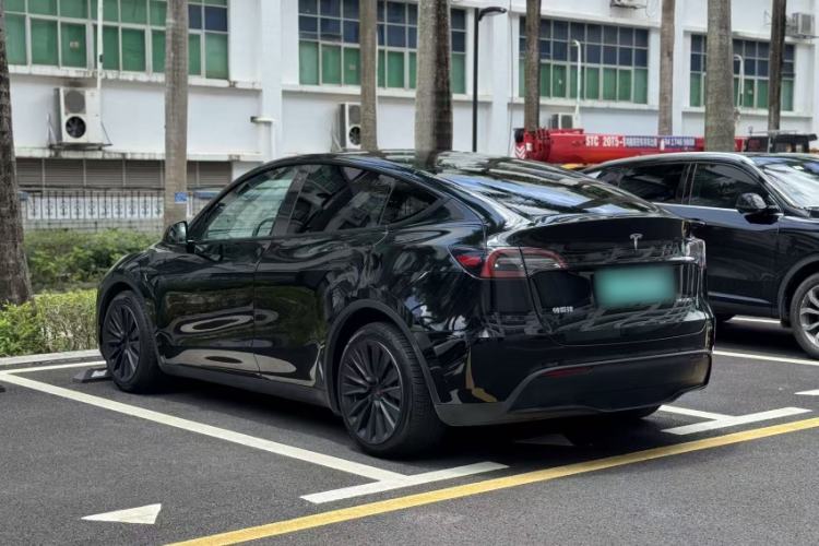 Used Tesla Model Y 2021 Standard Range Rear-Wheel Drive Version Exterior 3