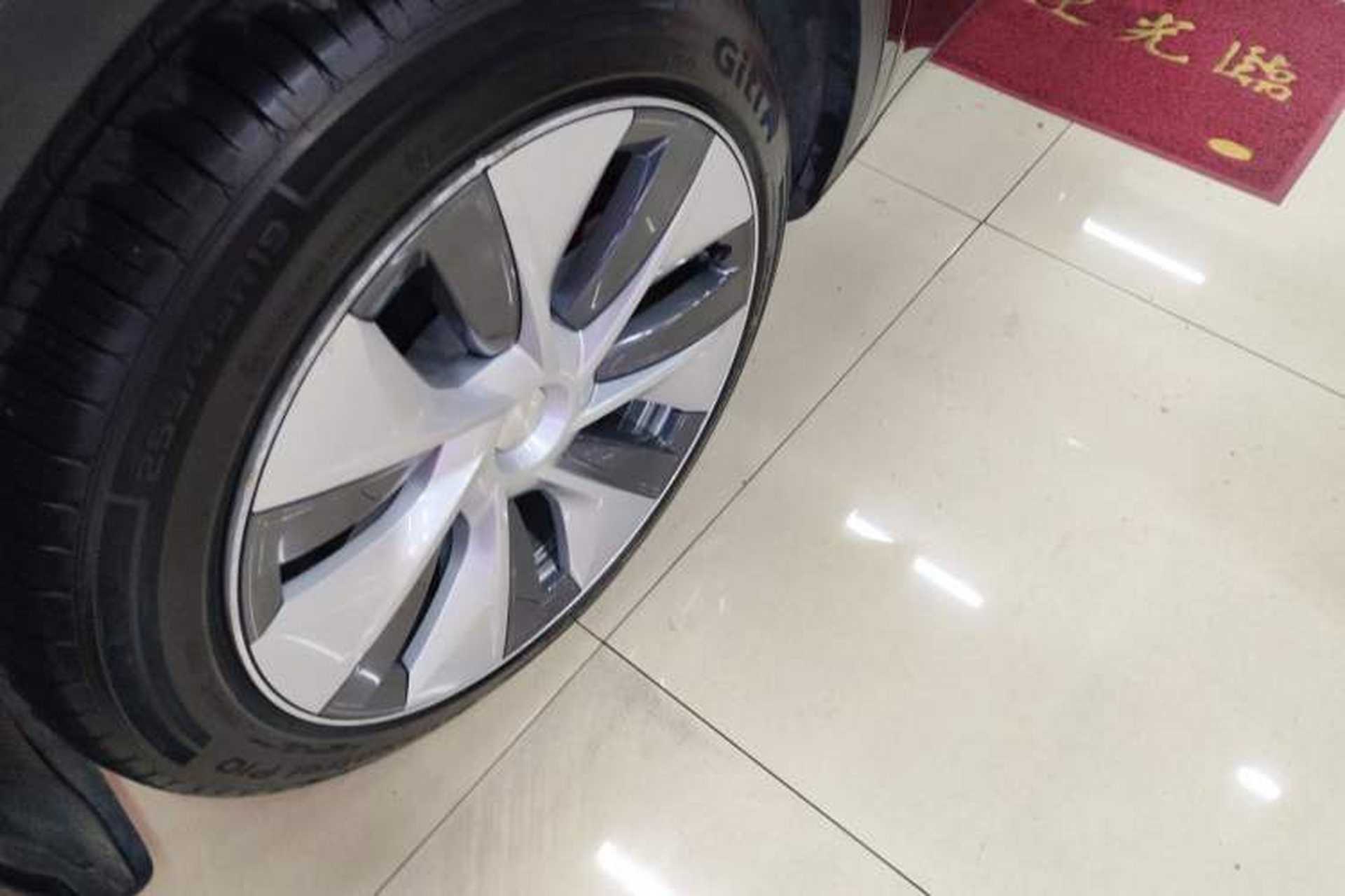 Used Tesla Model Y 2021 Standard Range Rear-Wheel Drive Version Exterior 4