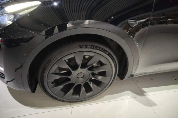 Used Tesla Model Y 2021 Standard Range Rear-Wheel Drive Version Exterior 4