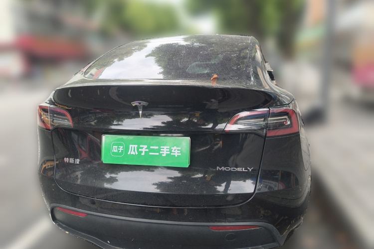 Used Tesla Model Y 2021 Long-Range All-Wheel-Drive Version 3D7 Exterior 4