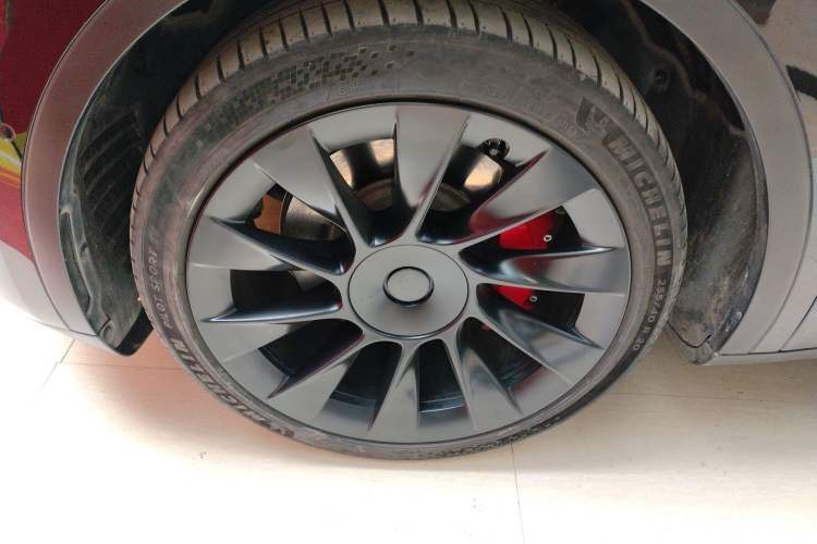 Used Tesla Model Y 2021 Long-Range All-Wheel-Drive Version Exterior 4