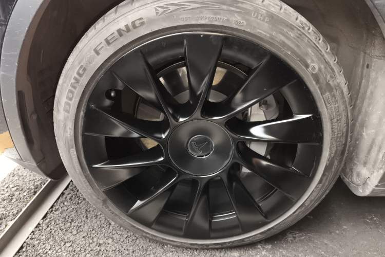 Used Tesla Model Y 2021 Standard Range Rear-Wheel Drive Version Exterior 4