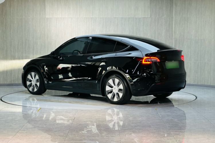 Used Tesla Model Y 2021 Standard Range Rear-Wheel Drive Version Exterior 4