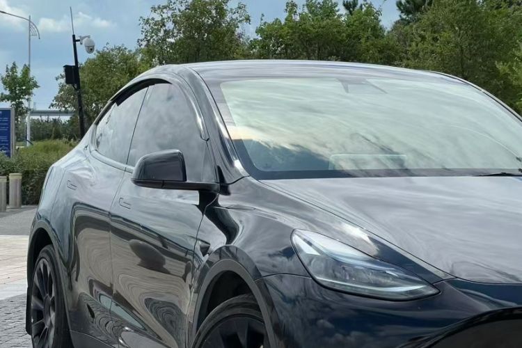 Used Tesla Model Y 2021 Revised Version 2 Long-Range All-Wheel-Drive Edition Exterior 4
