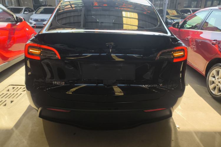 Used Tesla Model Y 2021 Standard Range Rear-Wheel Drive Version Exterior 4