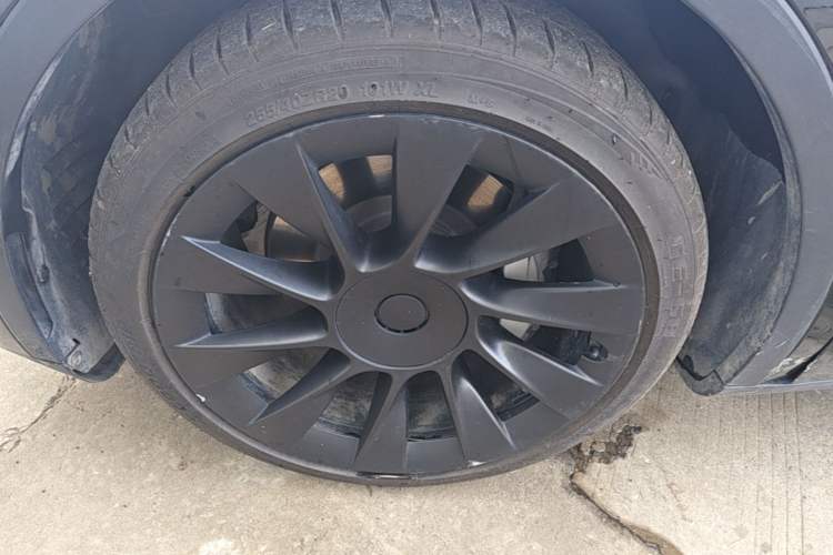Used Tesla Model Y 2021 Standard Range Rear-Wheel Drive Version Exterior 4