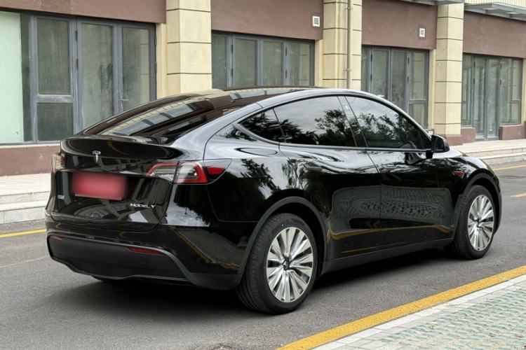 Used Tesla Model Y 2021 Revised Version 2 Long-Range All-Wheel-Drive Edition Exterior 4
