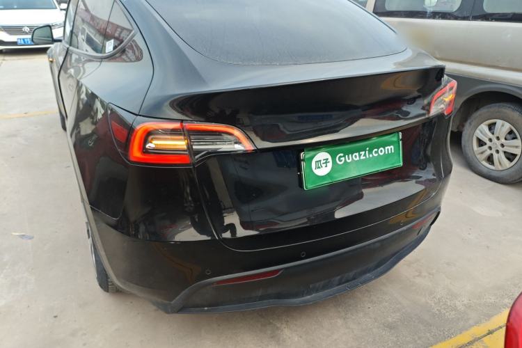 Used Tesla Model Y 2021 Standard Range Rear-Wheel Drive Version Exterior 4