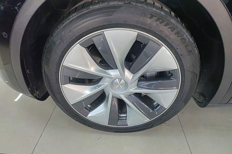 Used Tesla Model Y 2021 Standard Range Rear-Wheel Drive Version Exterior 4