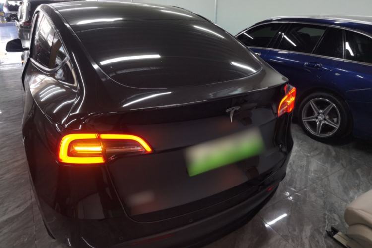 Used Tesla Model Y 2021 Standard Range Rear-Wheel Drive Version Exterior 4