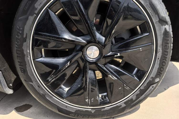 Used Tesla Model Y 2021 Standard Range Rear-Wheel Drive Version Exterior 5