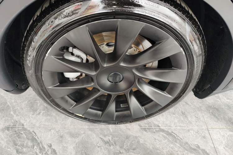 Used Tesla Model Y 2021 Long-Range All-Wheel-Drive Version Exterior 5