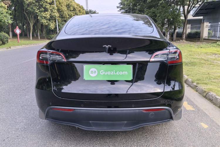 Used Tesla Model Y 2021 Long-Range All-Wheel-Drive Version Exterior 5