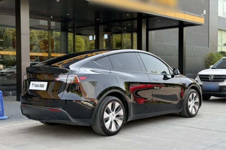 Used Tesla Model Y 2021 Long-Range All-Wheel-Drive Version Exterior 5