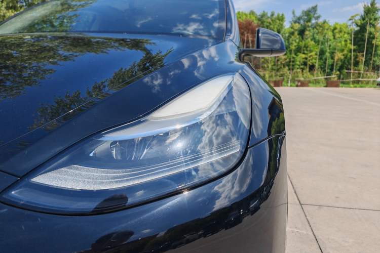 Used Tesla Model Y 2021 Standard Range Rear-Wheel Drive Version Exterior 5