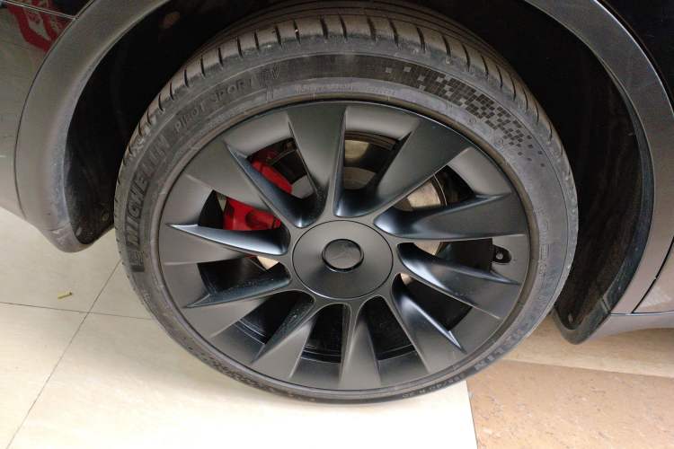 Used Tesla Model Y 2021 Long-Range All-Wheel-Drive Version Exterior 5