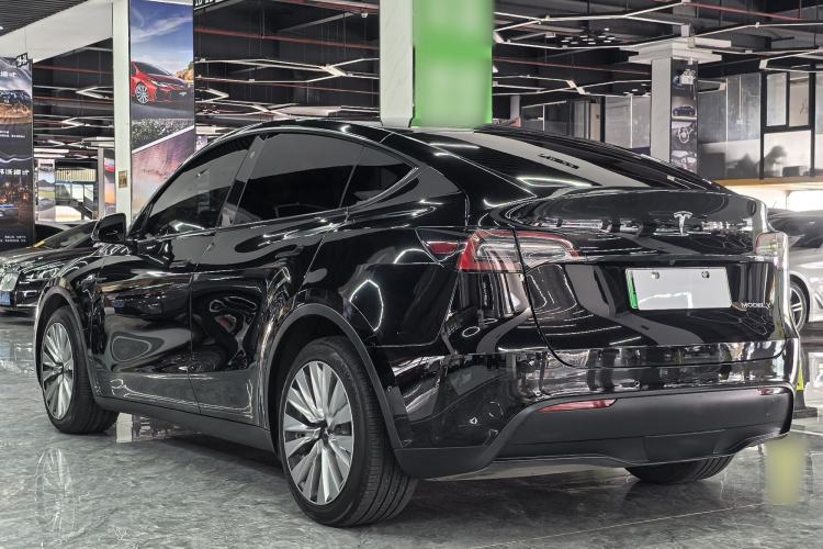 Used Tesla Model Y 2021 Long-Range All-Wheel-Drive Version 3D7 Exterior 5
