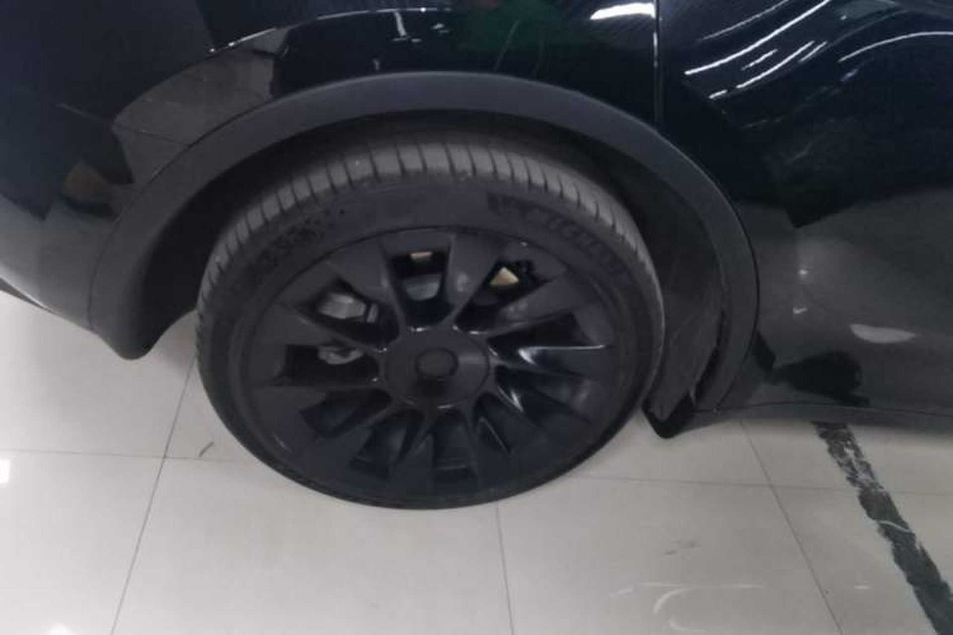 Used Tesla Model Y 2021 Long-Range All-Wheel-Drive Version Exterior 5