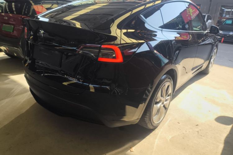 Used Tesla Model Y 2021 Standard Range Rear-Wheel Drive Version Exterior 5