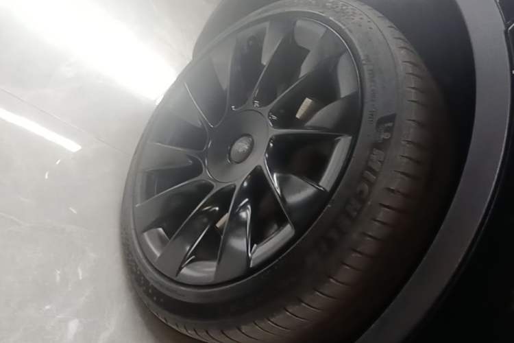 Used Tesla Model Y 2021 Standard Range Rear-Wheel Drive Version Exterior 5