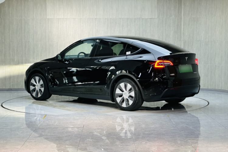 Used Tesla Model Y 2021 Standard Range Rear-Wheel Drive Version Exterior 5