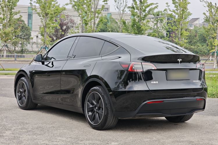 Used Tesla Model Y 2021 Long-Range All-Wheel-Drive Version 3D7 Exterior 5