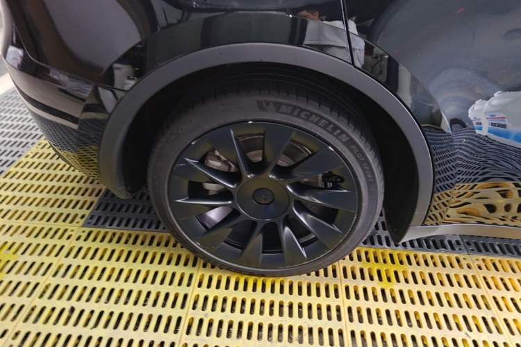 Used Tesla Model Y 2021 Standard Range Rear-Wheel Drive Version Exterior 5