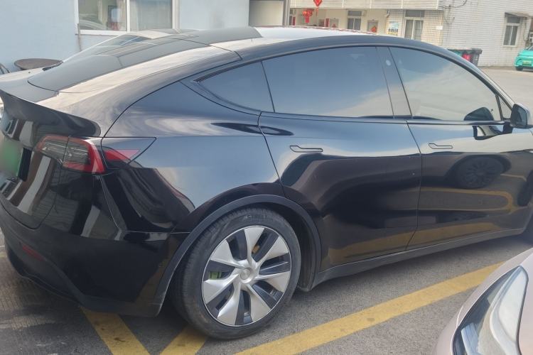 Used Tesla Model Y 2021 Standard Range Rear-Wheel Drive Version Exterior 5