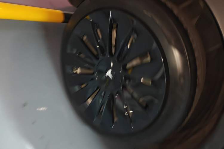 Used Tesla Model Y 2021 Standard Range Rear-Wheel Drive Version Exterior 5
