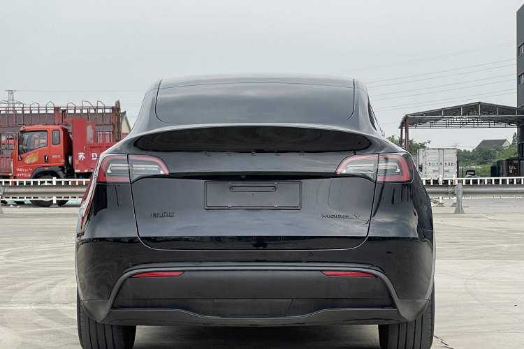 Used Tesla Model Y 2021 Standard Range Rear-Wheel Drive Version Exterior 6