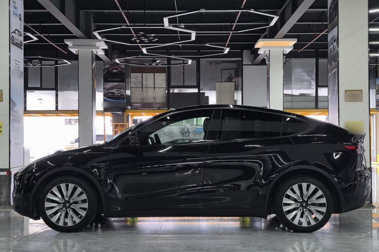 Used Tesla Model Y 2021 Long-Range All-Wheel-Drive Version 3D7 Exterior 7