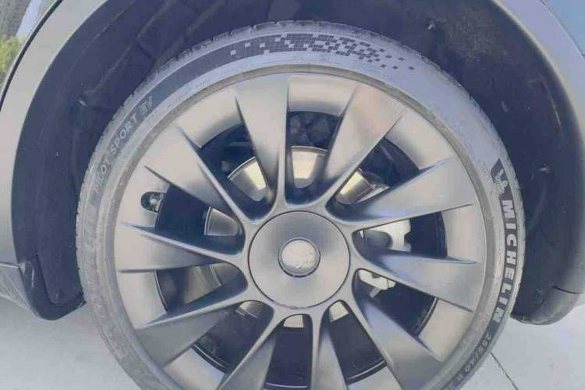 Used Tesla Model Y 2021 Standard Range Rear-Wheel Drive Version Exterior 7