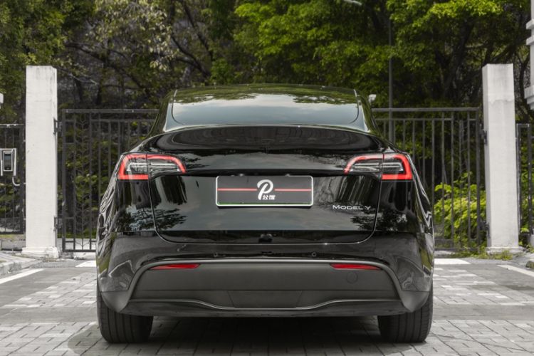 Used Tesla Model Y 2021 Standard Range Rear-Wheel Drive Version Exterior 8