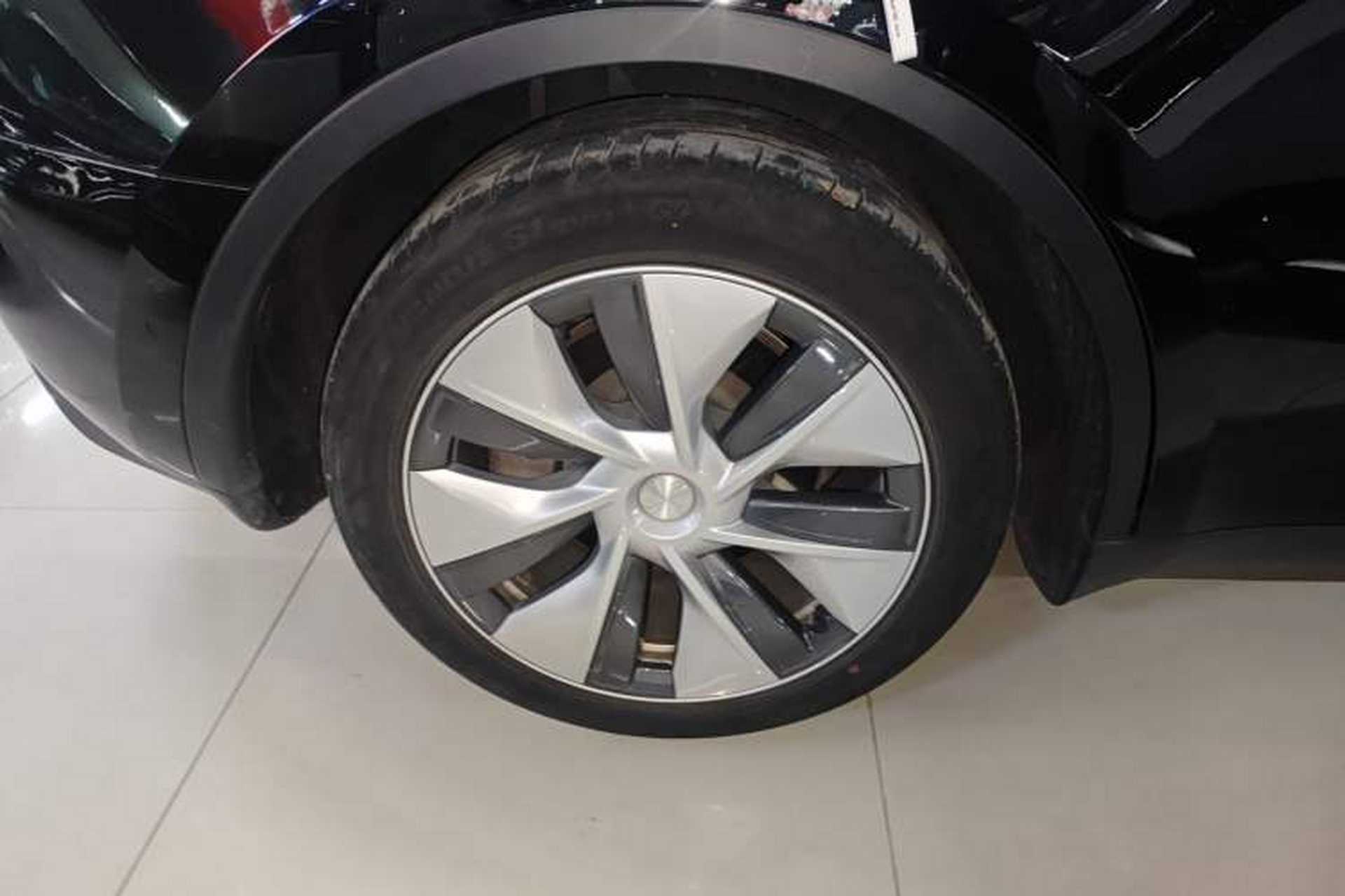 Used Tesla Model Y 2021 Standard Range Rear-Wheel Drive Version Exterior 8